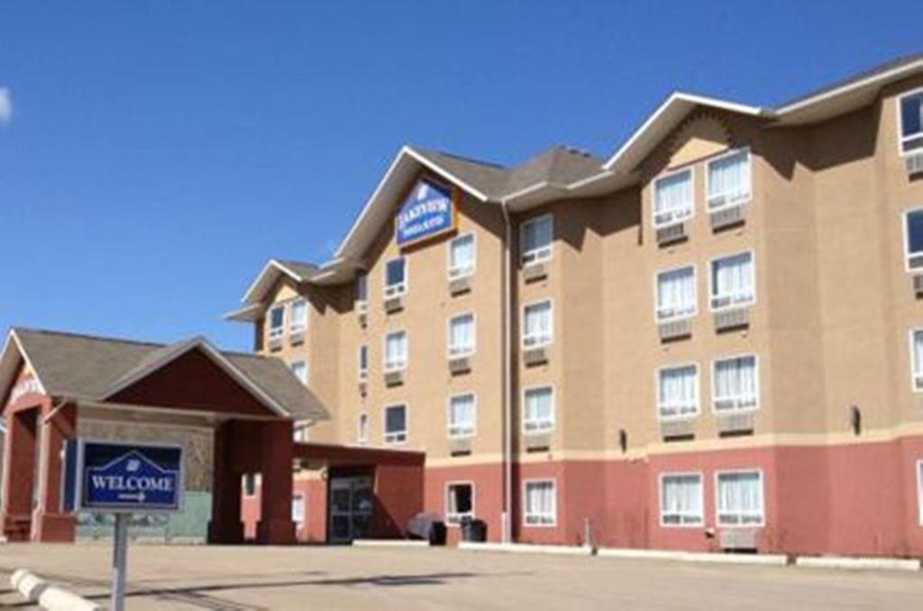 Lakeview Inns & Suites - Chetwynd المظهر الخارجي الصورة