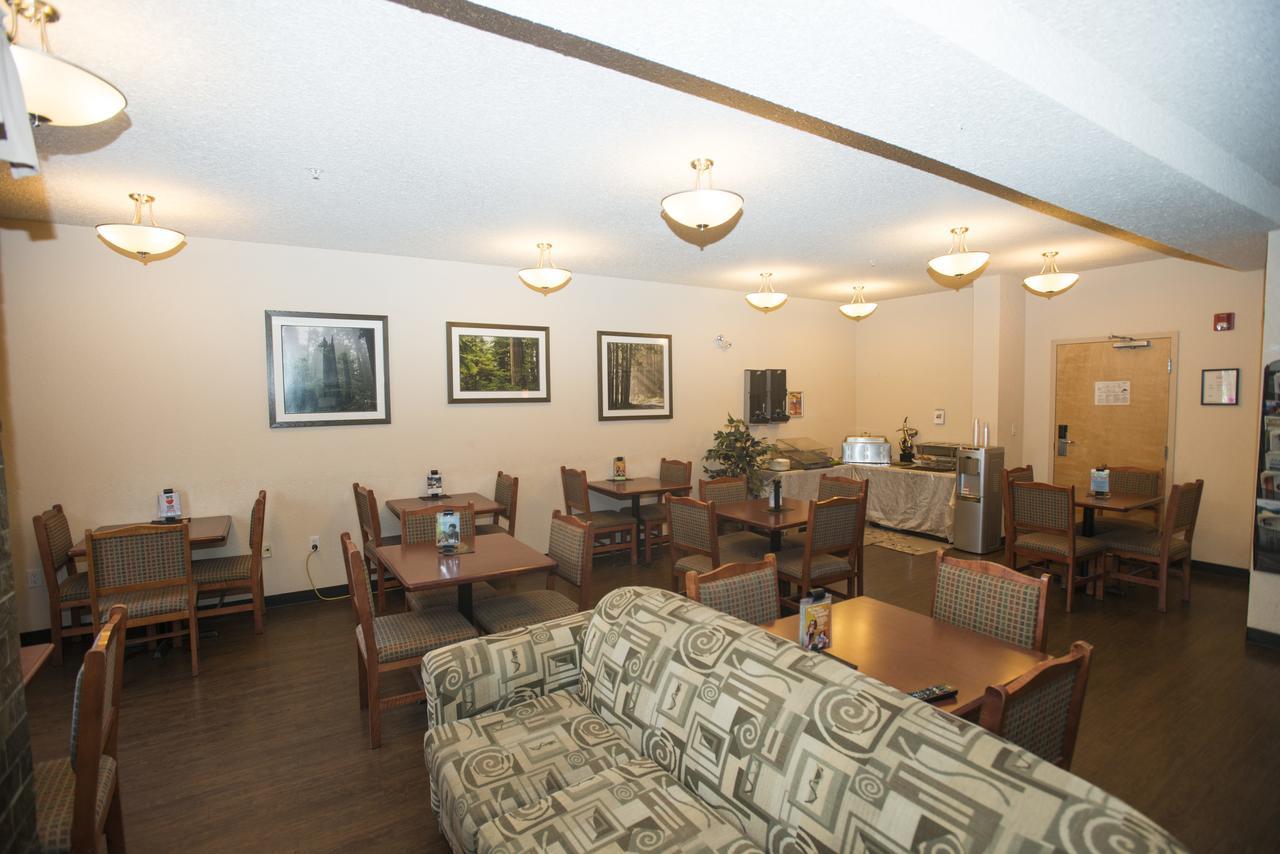 Lakeview Inns & Suites - Chetwynd المظهر الخارجي الصورة